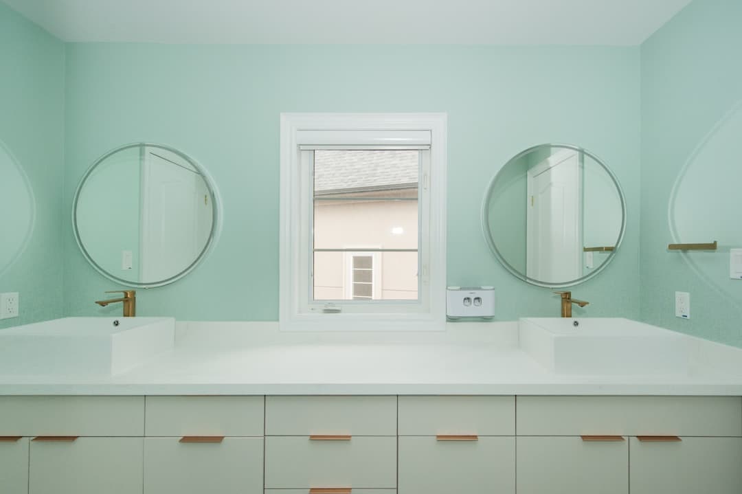 Salle de bain moderne rénovée